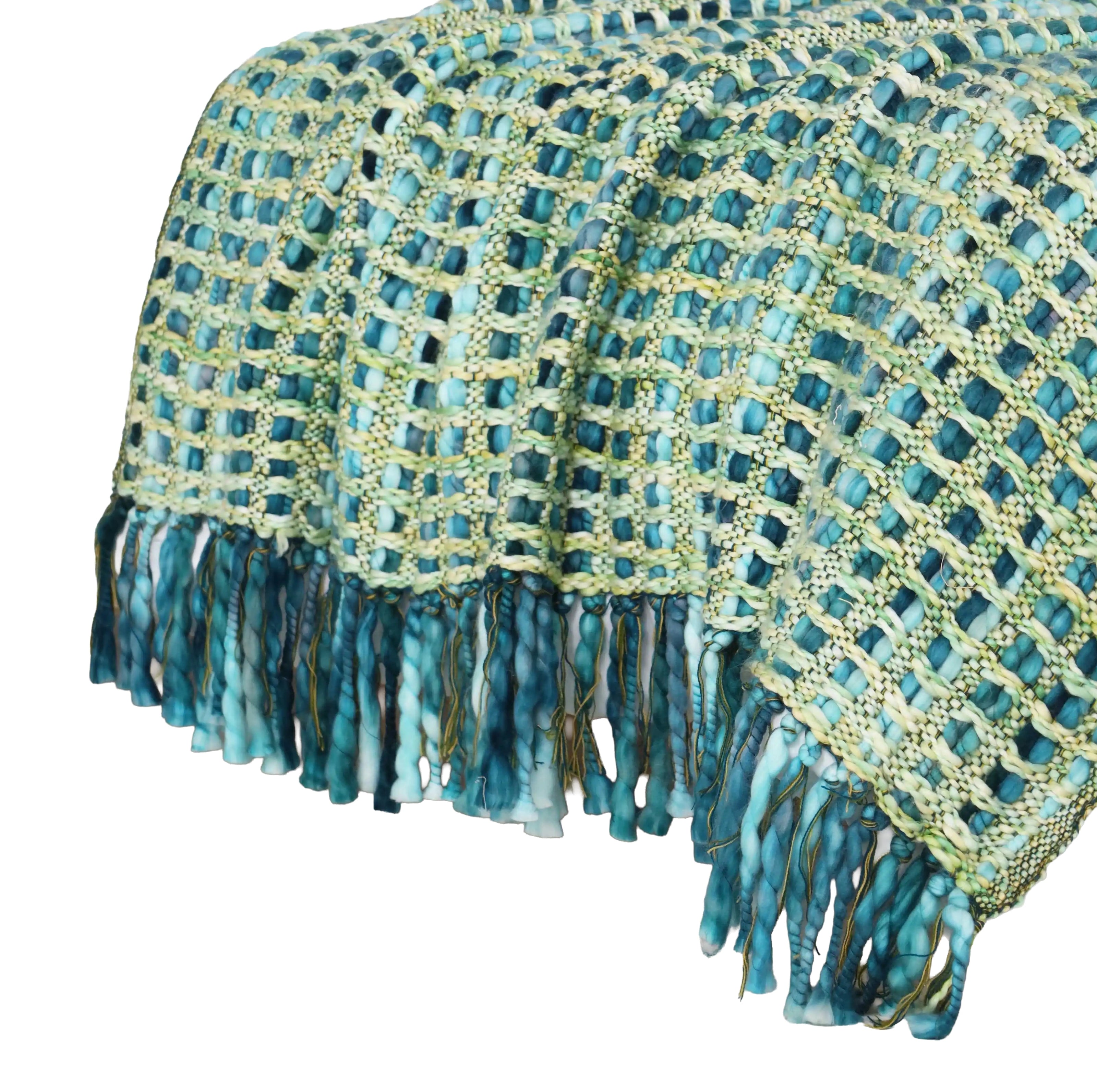 Gehaakte Woondeken Groen Blauw met Franje | Urbane Hide Urbane Hide