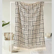 Zwart-Witte Deken met Grafisch Patroon | Urbane Hide Urbane Hide