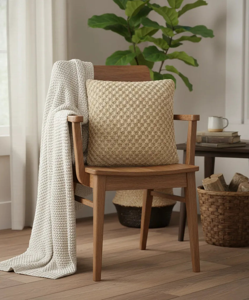 Gevlochten Beige Sierkussen met Structuur – Urbane Hide
