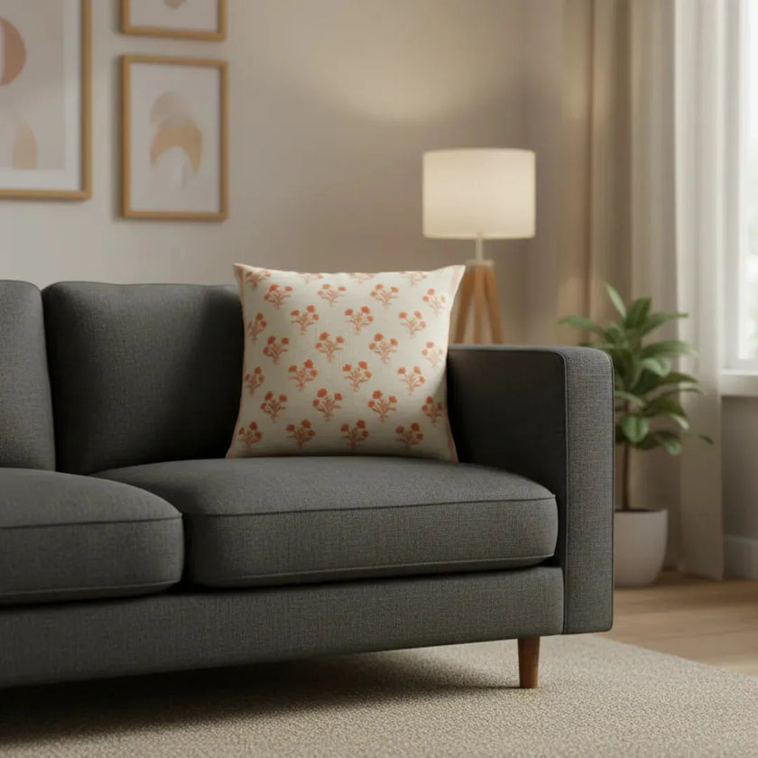 Kussen beige met oranje bloemenprint boho katoen - Urbane Hide 