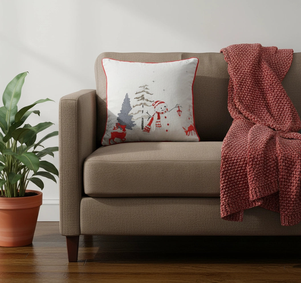 Winterkussen met sneeuwpop en herten borduursel – Urbane Hide 