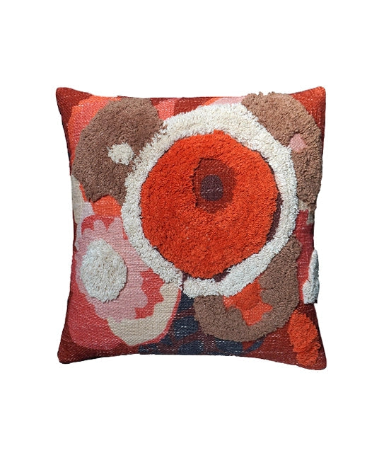 Sierkussen met kleurrijke bloemen in relief – Urbane Hide Urbane Hide