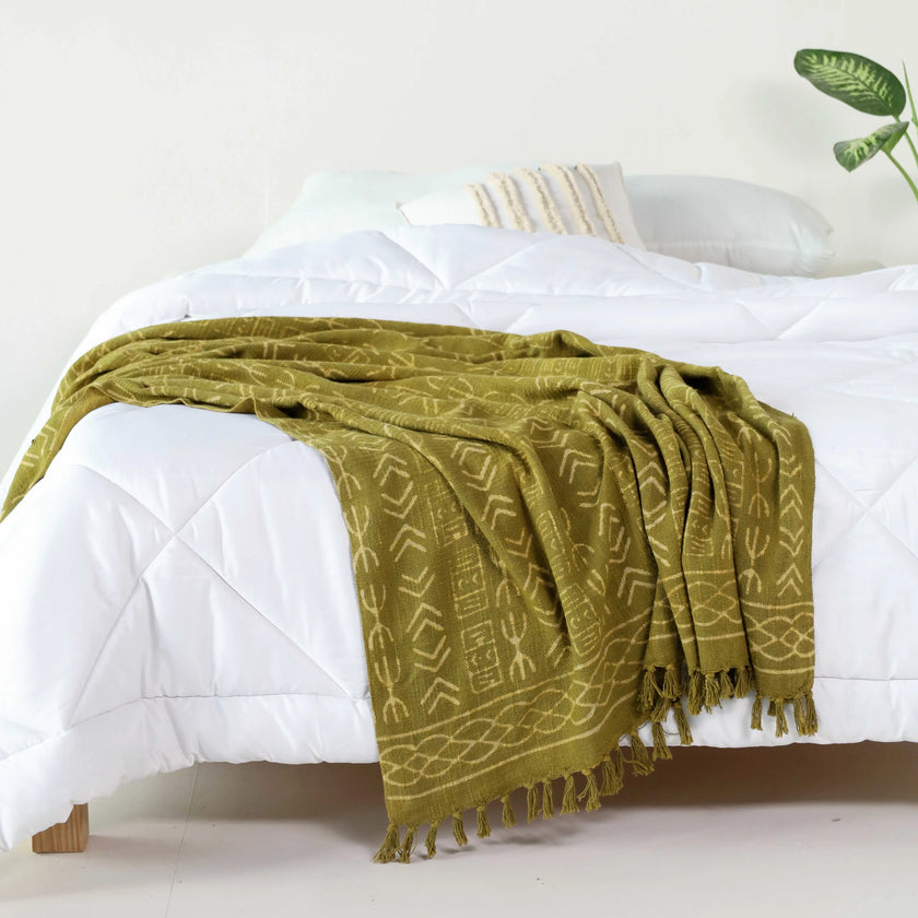 130x180cm decoratief plaid on a bedroom - Urbane Hide