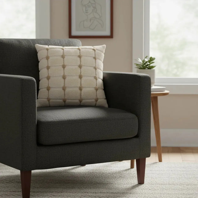 Sierkussen met geruit tuft patroon crème – Urbane Hide 