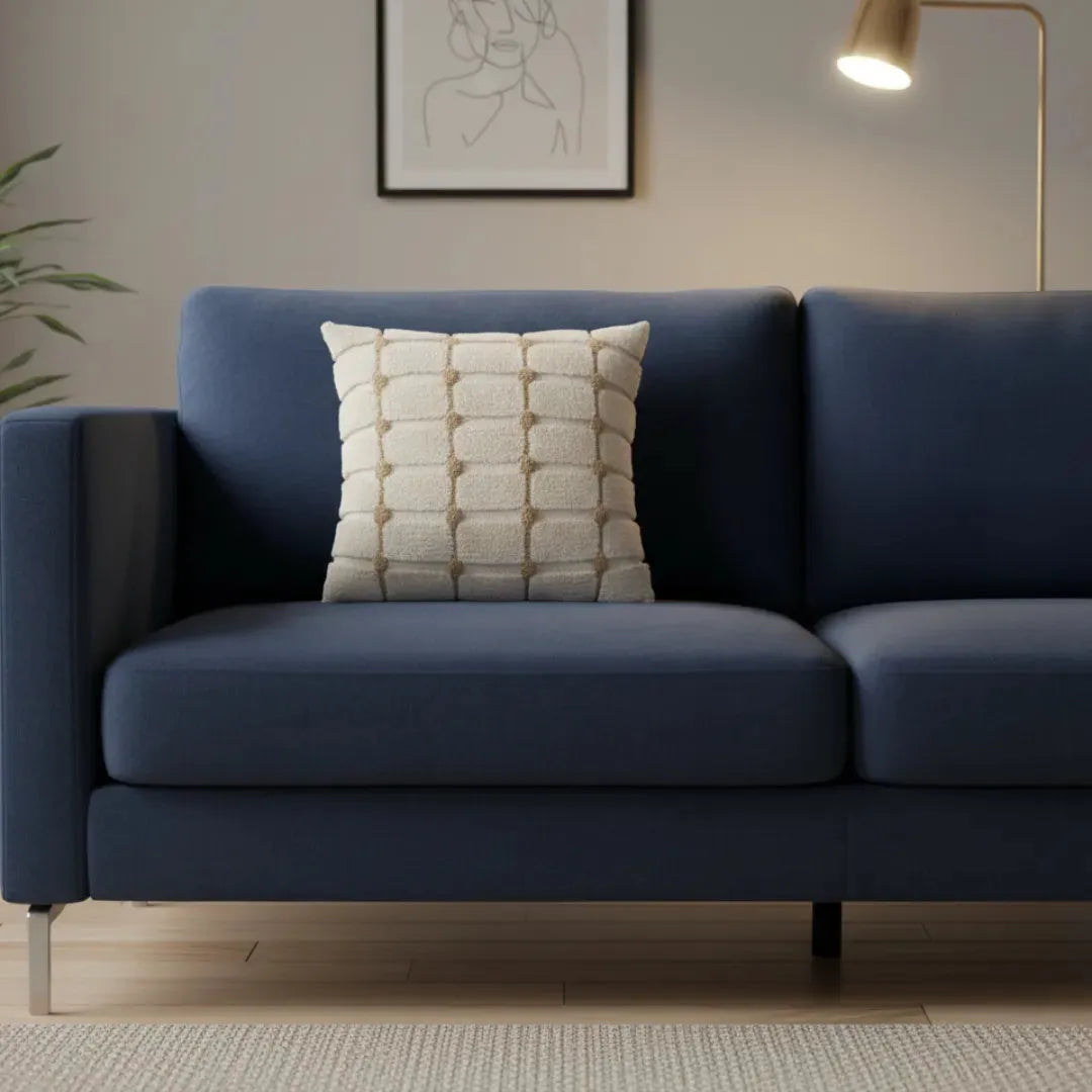 Sierkussen met geruit tuft patroon crème – Urbane Hide 