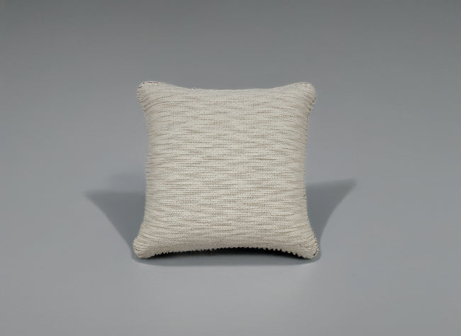 45x45cm decoratief kussen on a shadow - Urbane Hide