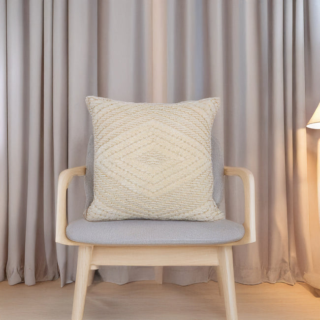 45x45cm decoratief kussen on a wooden chair - Urbane Hide