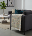 Geborduurde Beige Woondeken met Bloemen | Urbane Hide 