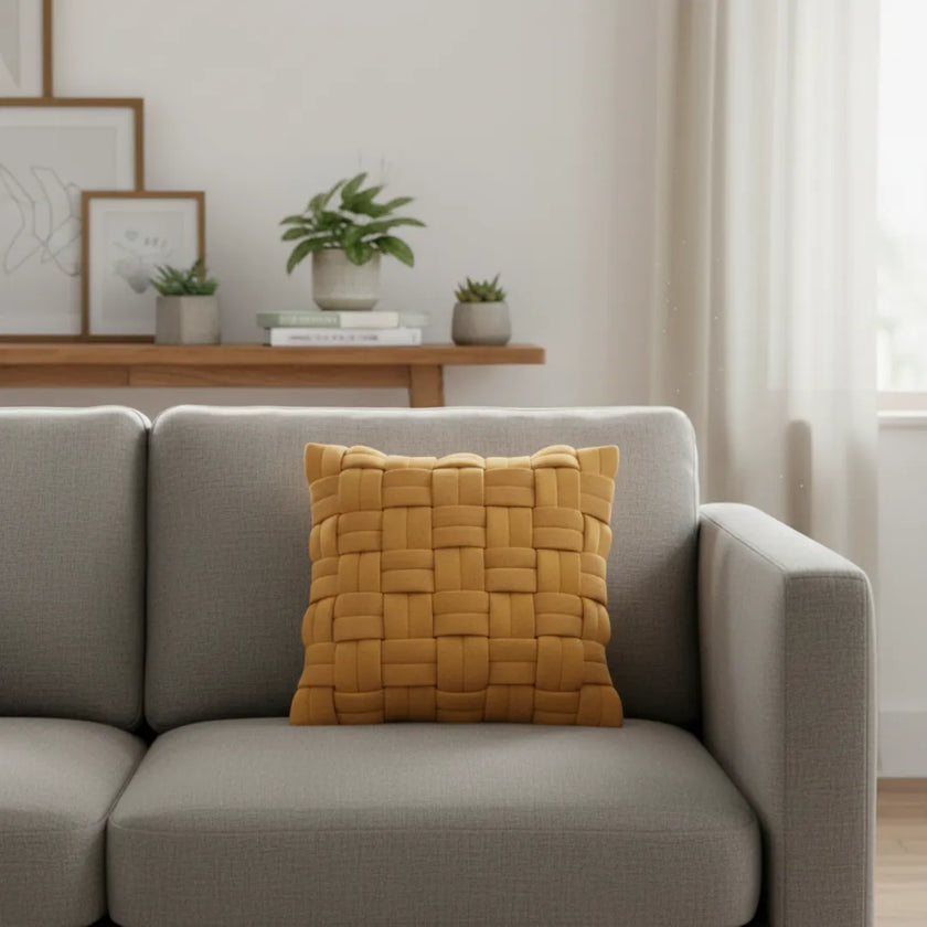 Decoratief kussen gevlochten stof okergeel – Urbane Hide 