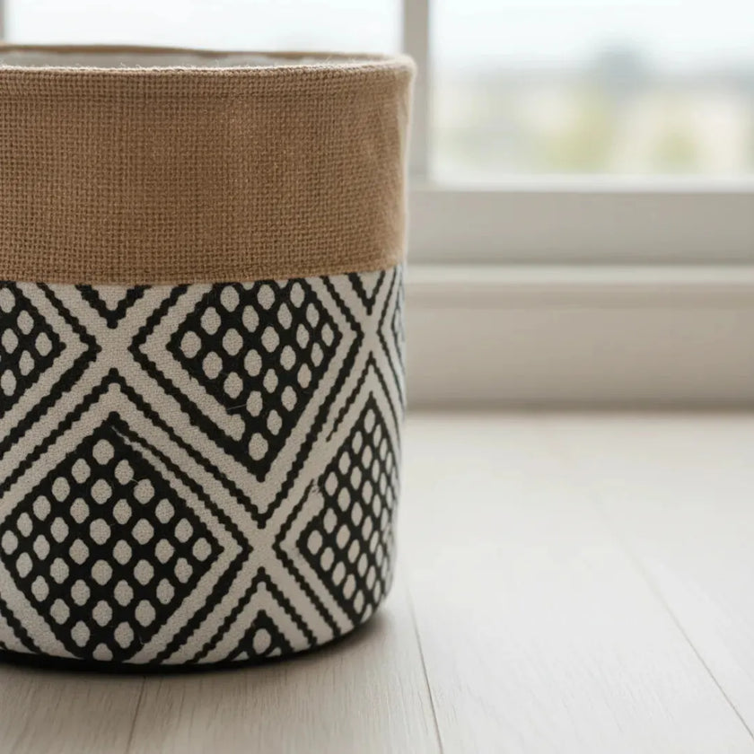 Opbergmand met grafisch patroon en jute rand – Urbane Hide 