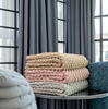 Premium Plaids Groothandel | Luxe Woondekens in Bulk – Duurzaam & Zachte Kwaliteit Urbane Hide