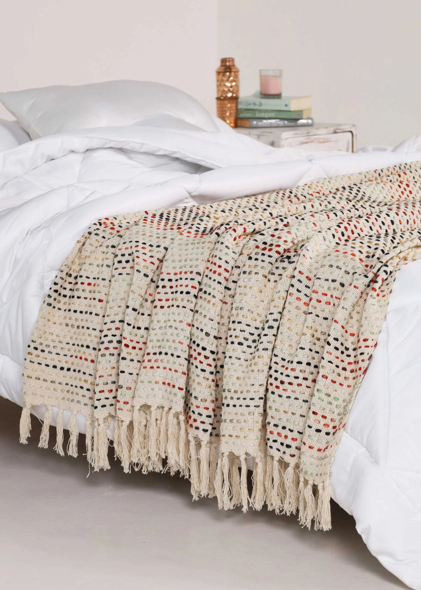 130x180cm decoratief plaid on a bedroom - Urbane Hide