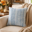 Coussin bleu blanc tissé style moderne | Urbane Hide