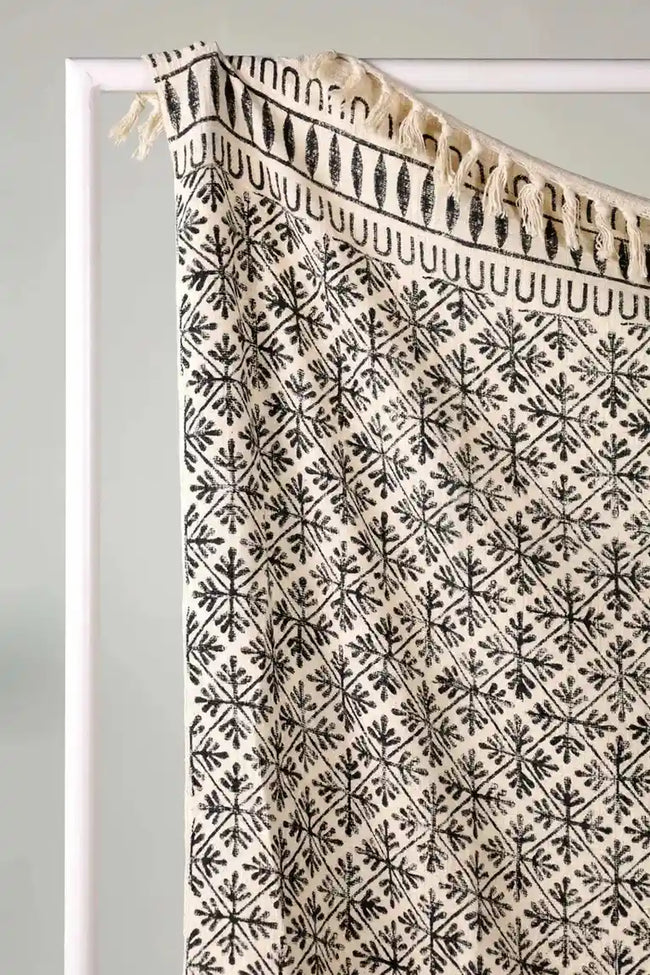 Zwart Gebloemde Etnische Deken met Franje | Urbane Hide Urbane Hide