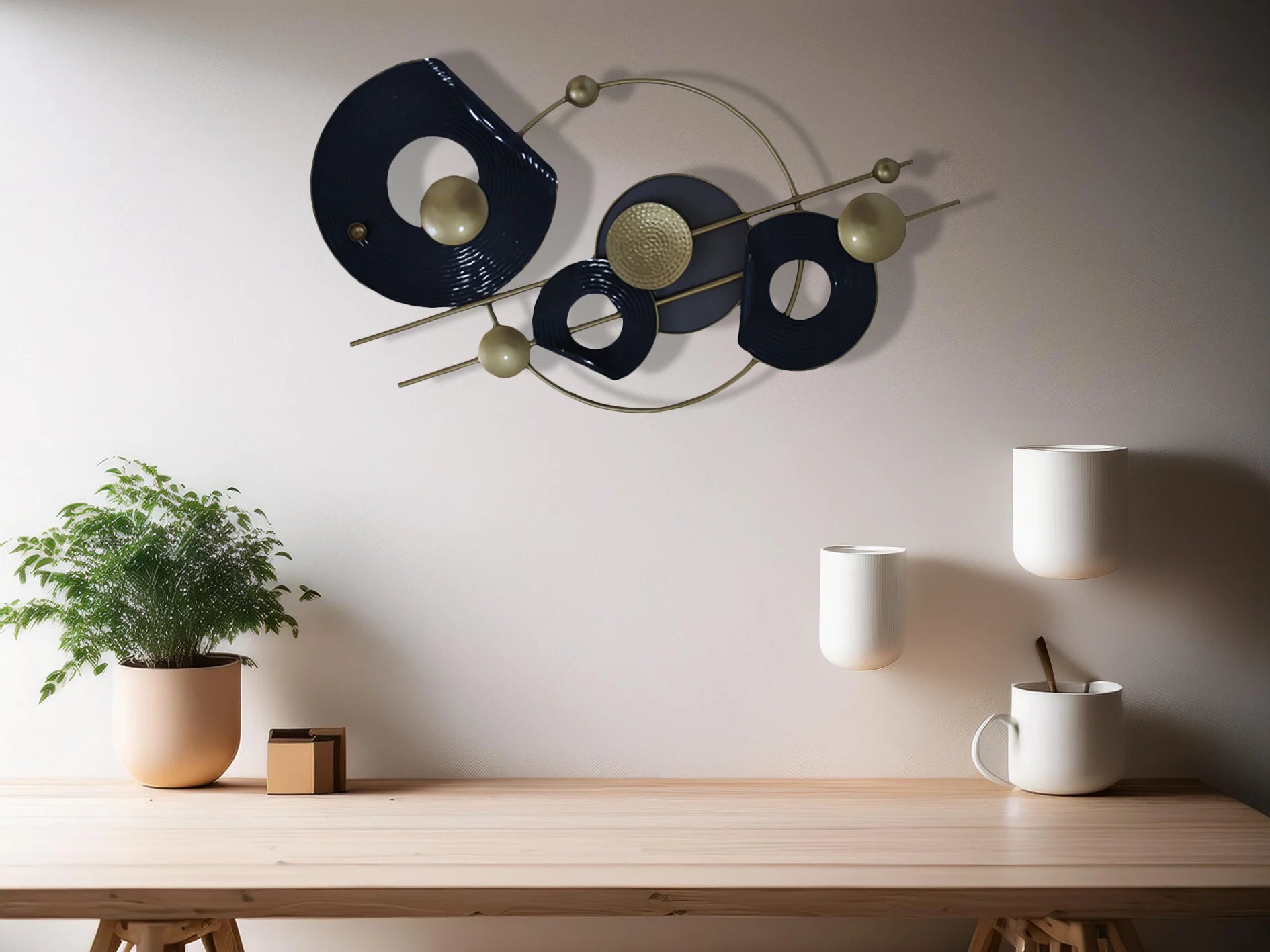 Abstracte blauwe en gouden muurdecoratie van Urbane Hide voor moderne interieurs.