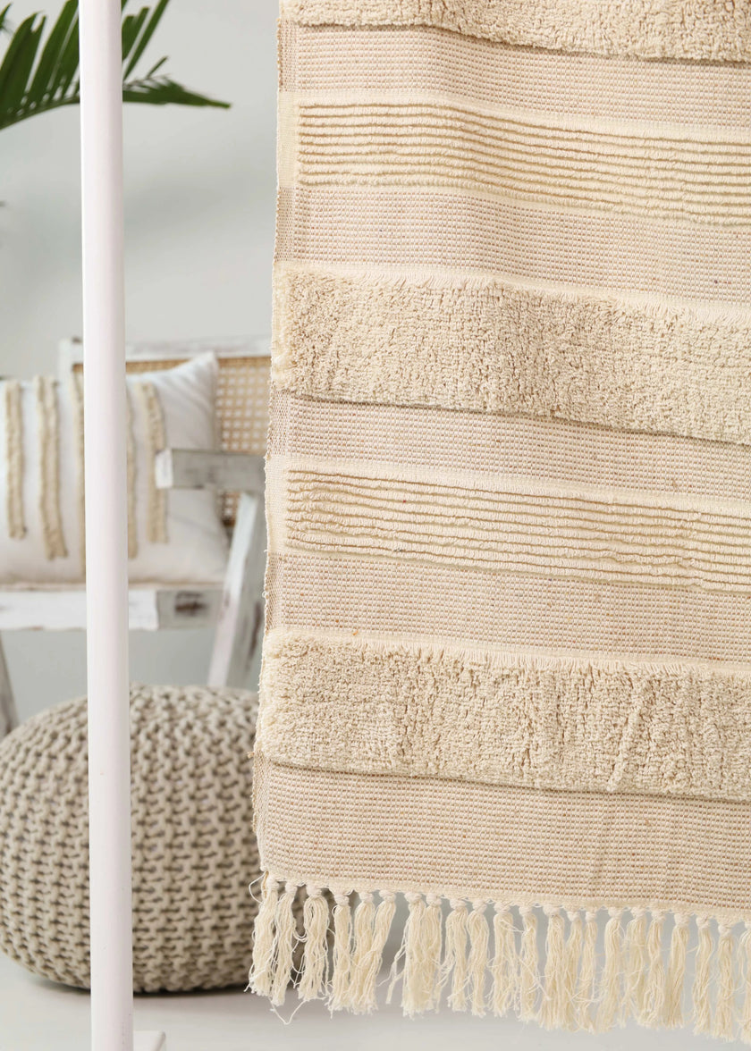 Beige Woonplaid met Textuur & Franjes – Urbane Hide Urbane Hide