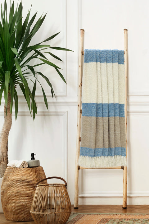 Gestreepte plaid blauw, beige & crème franjes – Urbane Hide Urbane Hide