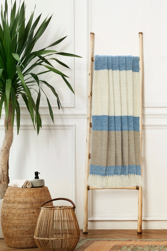 Gestreepte plaid blauw, beige & crème franjes – Urbane Hide Urbane Hide